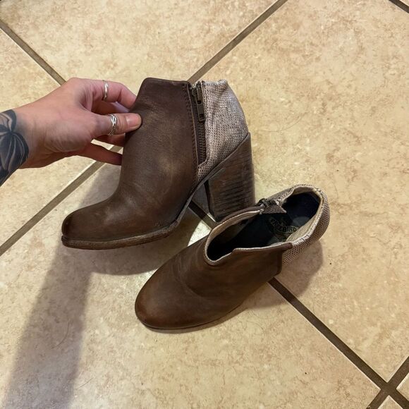Freebird Darius heeled booties size 5 - Picture 2 of 9